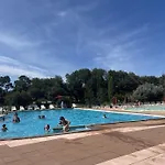 L'archipel De *